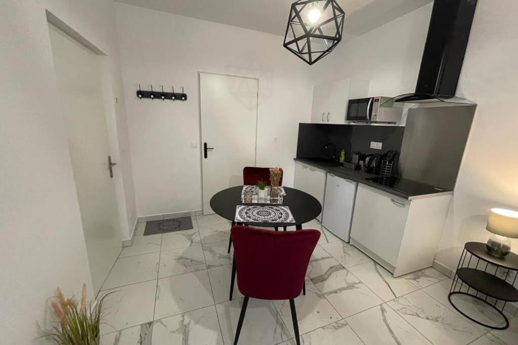 Le Dolce Vita - Centre Historique, Proche Toutes Commodites, Stationnement Aise, Wifi-Netflix Niort Dış mekan fotoğraf